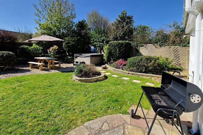 Sandy Toes is a 3 bedroom, dog friendly cottage near the beach in Croyde, Devon.