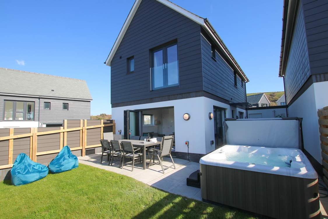 Welcome to Mondo's a stylish holiday home in Croyde.