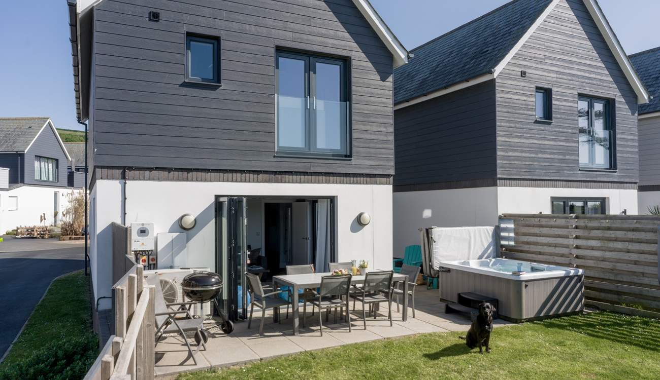 You and the family dogs can enjoy the outside space year-round.