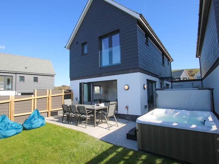Mondo's, Sleeps 6 in Croyde