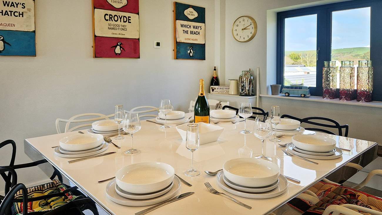 The dining-area seats up to eight guests.