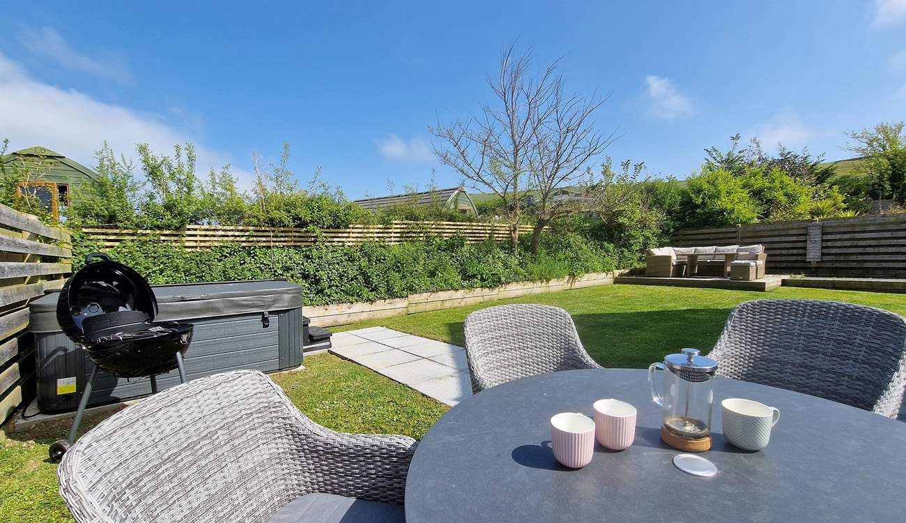 Gorgeous Trasona awaits your arrival. 
The large lawned garden has plenty of space to sit back and relax after enjoying the hot tub.