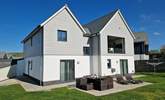 Sharlands 11 is a stylish holiday home nestled in the charming village of Croyde. - Thumbnail Image