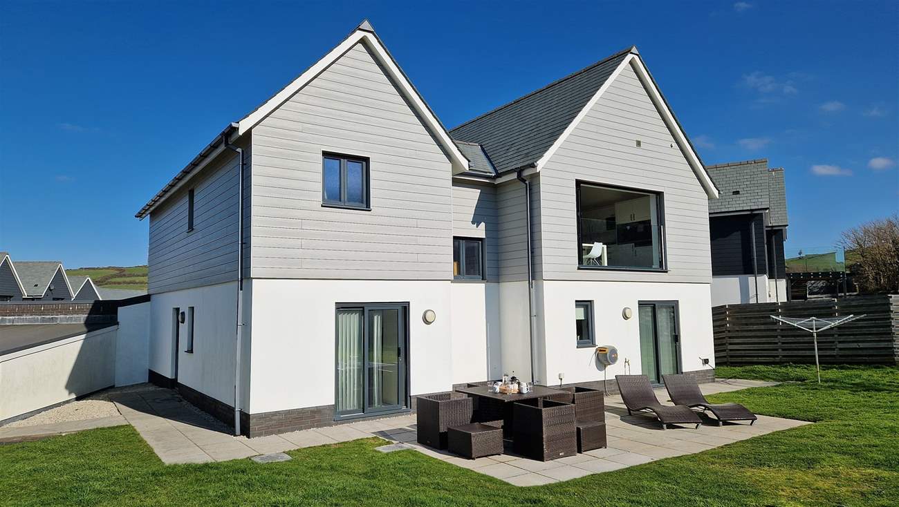 Sharlands 11 is a stylish holiday home nestled in the charming village of Croyde.