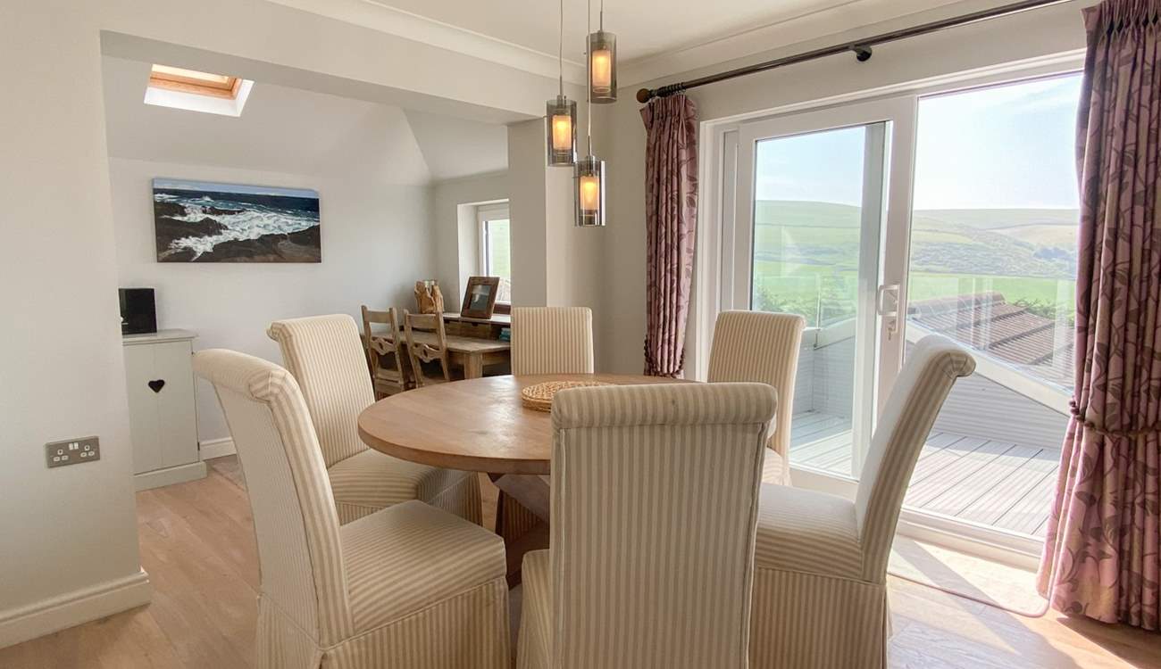 Dine in style on holiday. 