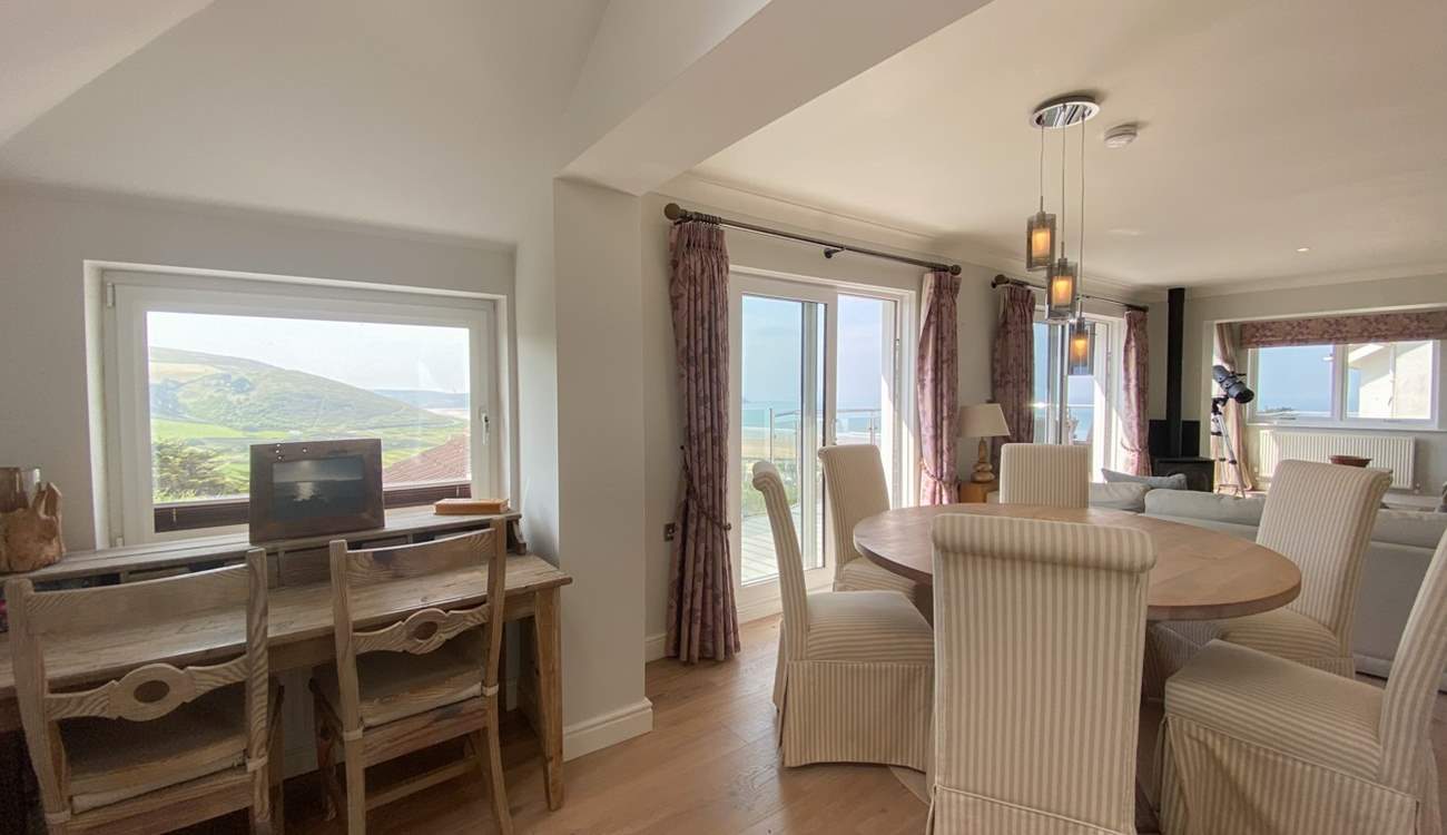 You will also find a breakfast-bar, ideal if work comes calling. 