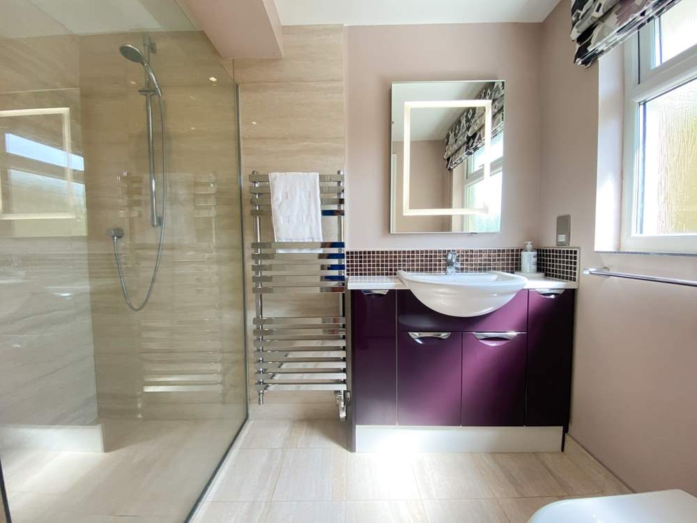 No queuing here with so many shower-rooms to choose from.