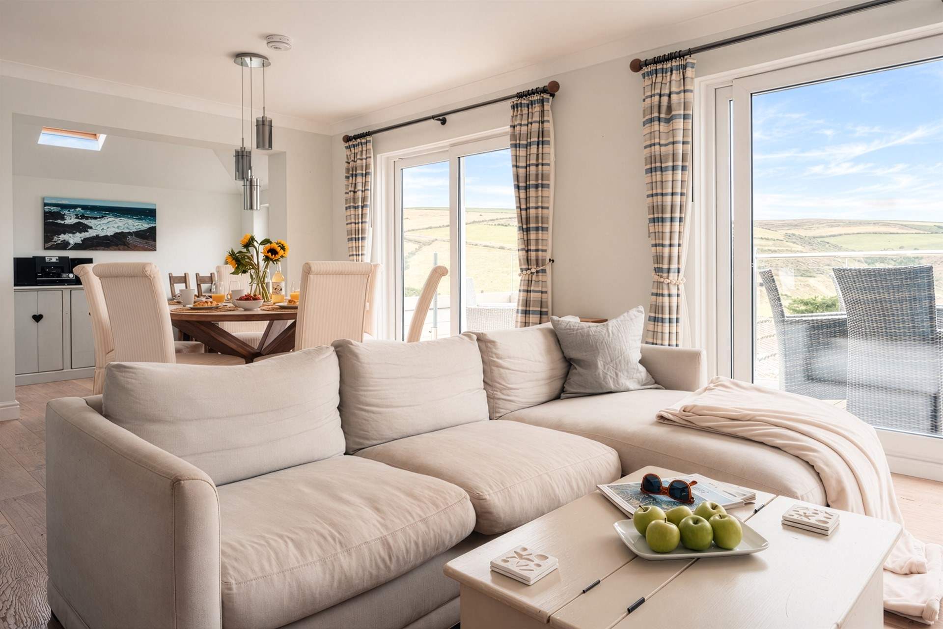 Welcome to this wonderful holiday abode! Soak in the view of Woolacombe beach and the blue ocean.