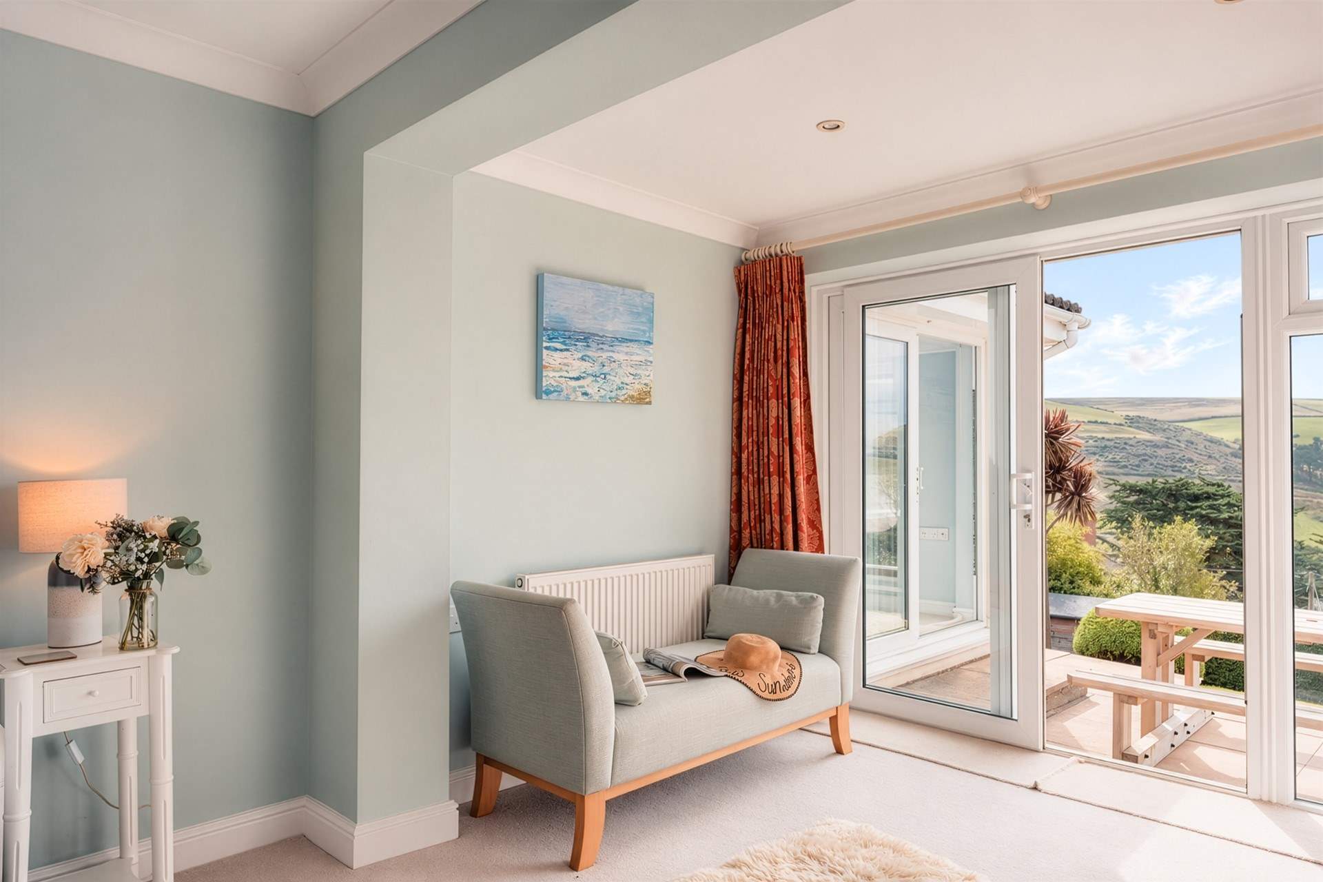 Pretty pastel shades match the seaside location here. 