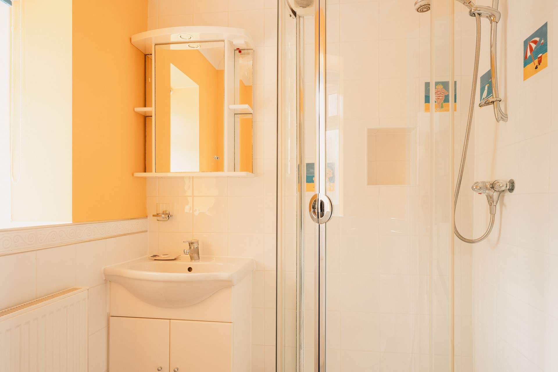 This is the first floor shower-room - so no queuing in the mornings here.