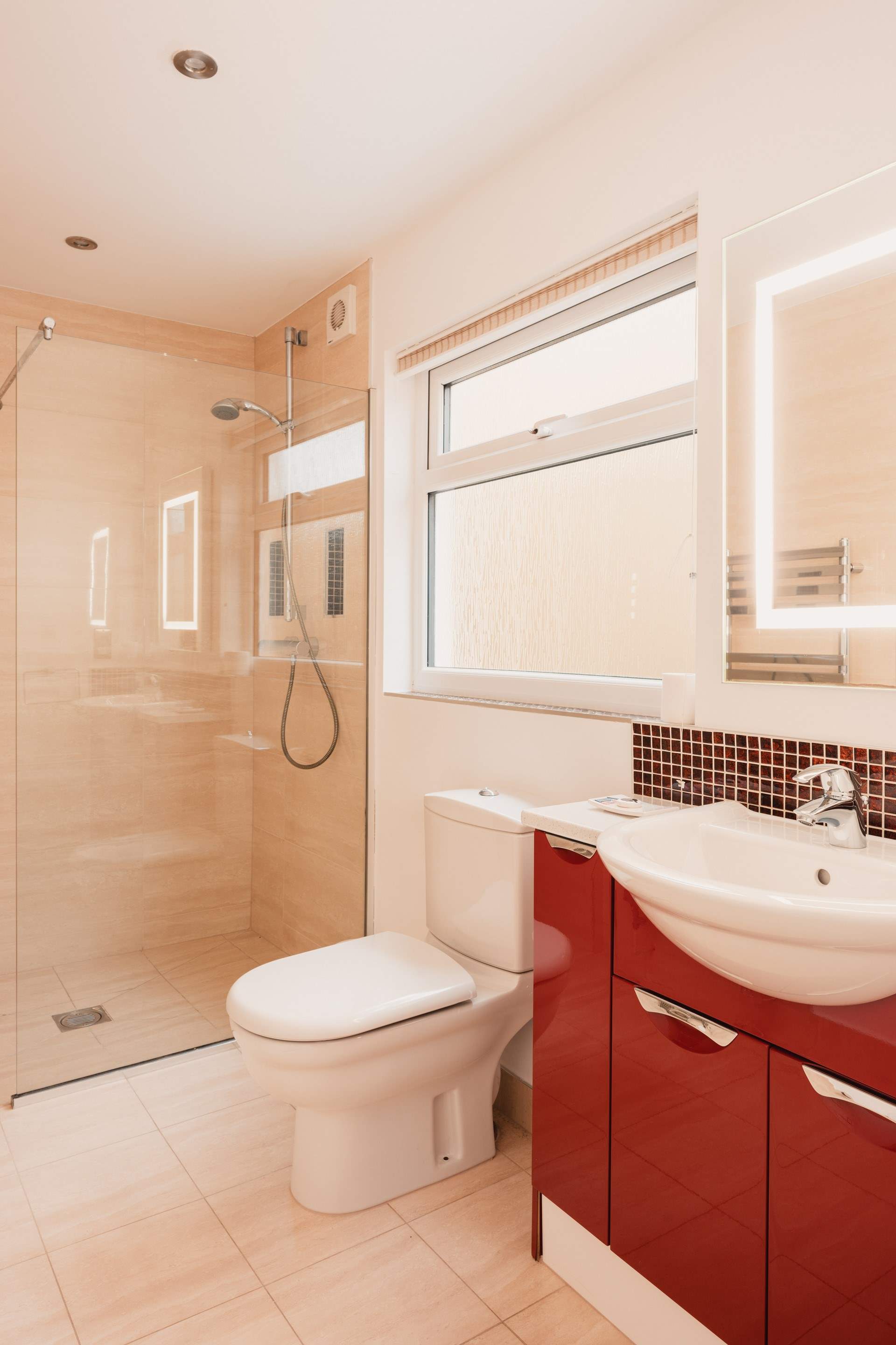 Bedroom 3's shower-room.