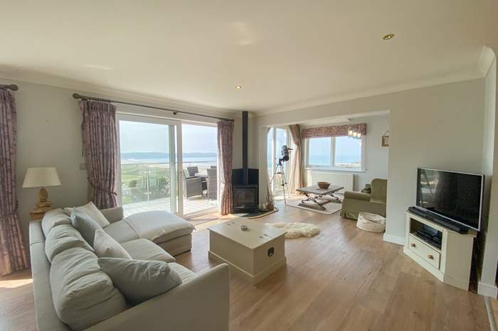36 Chichester Park is a 3 bedroom, dog friendly cottage with sea views in Woolacombe, Devon.