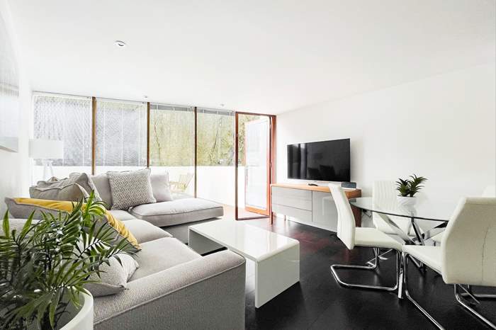 5 Ocean Point is a 2 bedroom apartment near the beach in Woolacombe, North Devon.