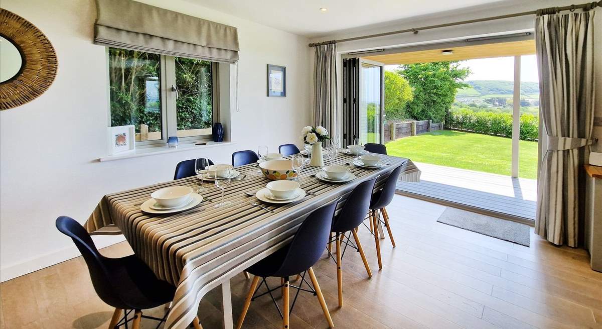 Open the bi-fold windows and let the fresh Devonshire air in. 