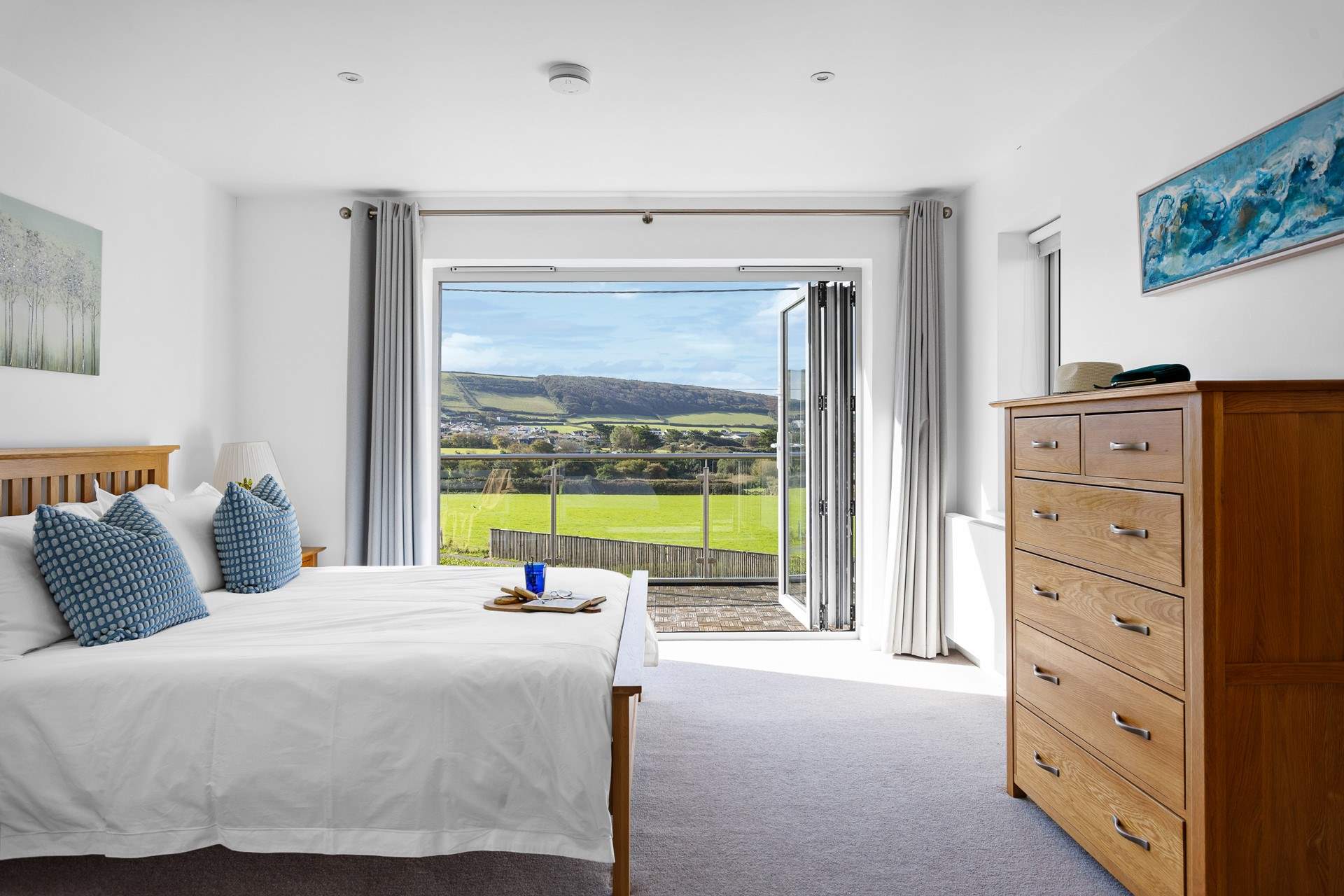 Just a beautiful room with a fabulous costal view.