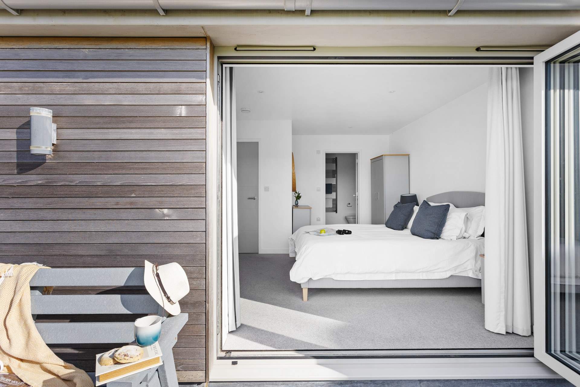 This bedroom also enjoys an en suite so no queuing for a shower when staying at this fabulous holiday abode.