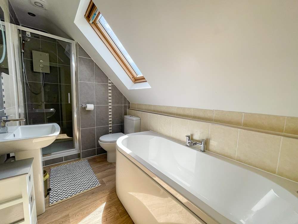 And a separate shower cubicle.