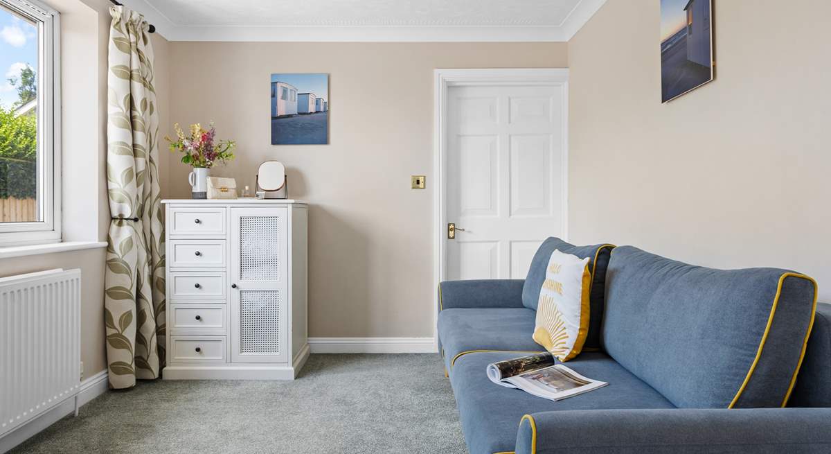 The second sitting-room is ideal for a quiet read or to catch up if work calls. This is also a full sofa bed and doubles up as a lovely bedroom.