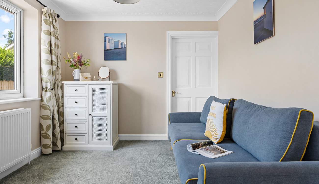 The second sitting-room is ideal for a quiet read or to catch up if work calls. This is also a full sofa bed and doubles up as a lovely bedroom.