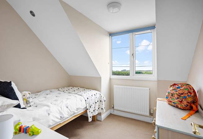 The single room has a 5'11