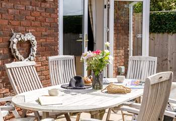 Enjoy the patio from dawn until dusk. 