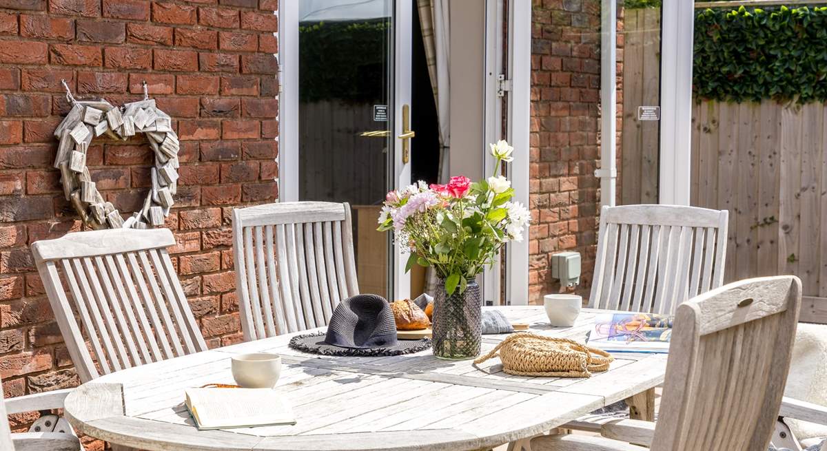 Enjoy the patio from dawn until dusk. 