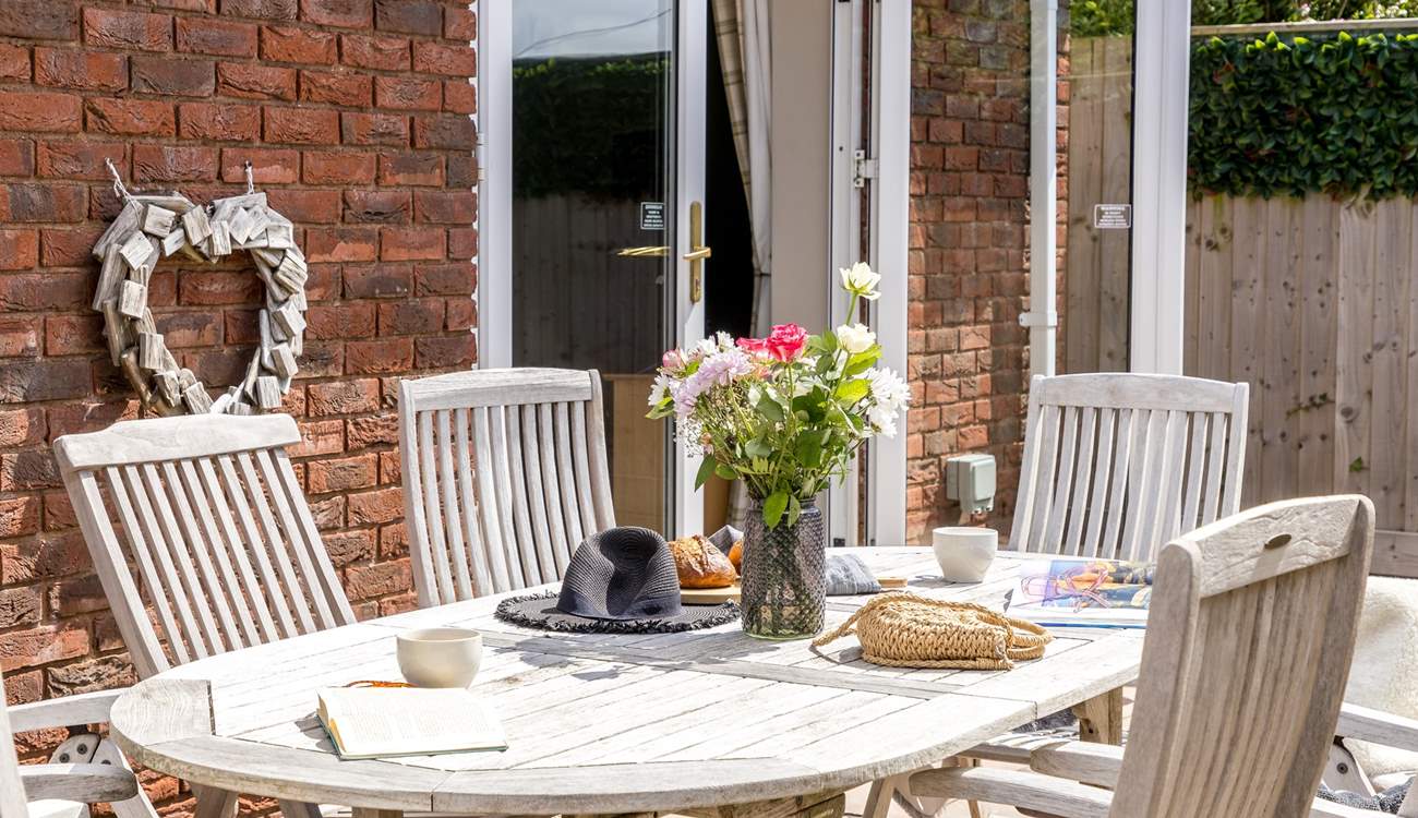 Enjoy the patio from dawn until dusk. 