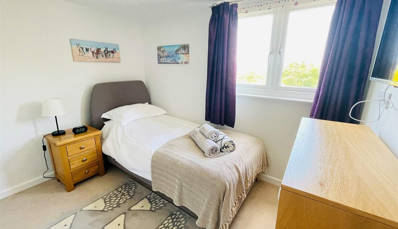 A sweet single room.