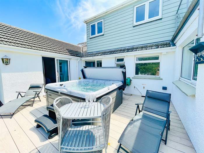 Sunny Sands, Sleeps 9 in Croyde