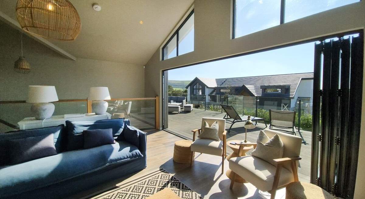 The sitting-room has a beautiful balcony where you can sit and admire the view. 