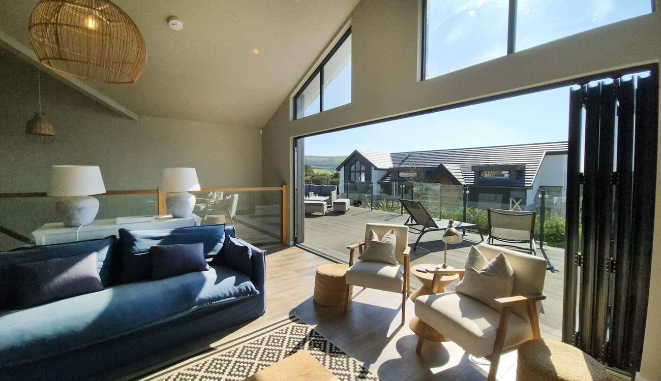 The sitting-room has a beautiful balcony where you can sit and admire the view. 