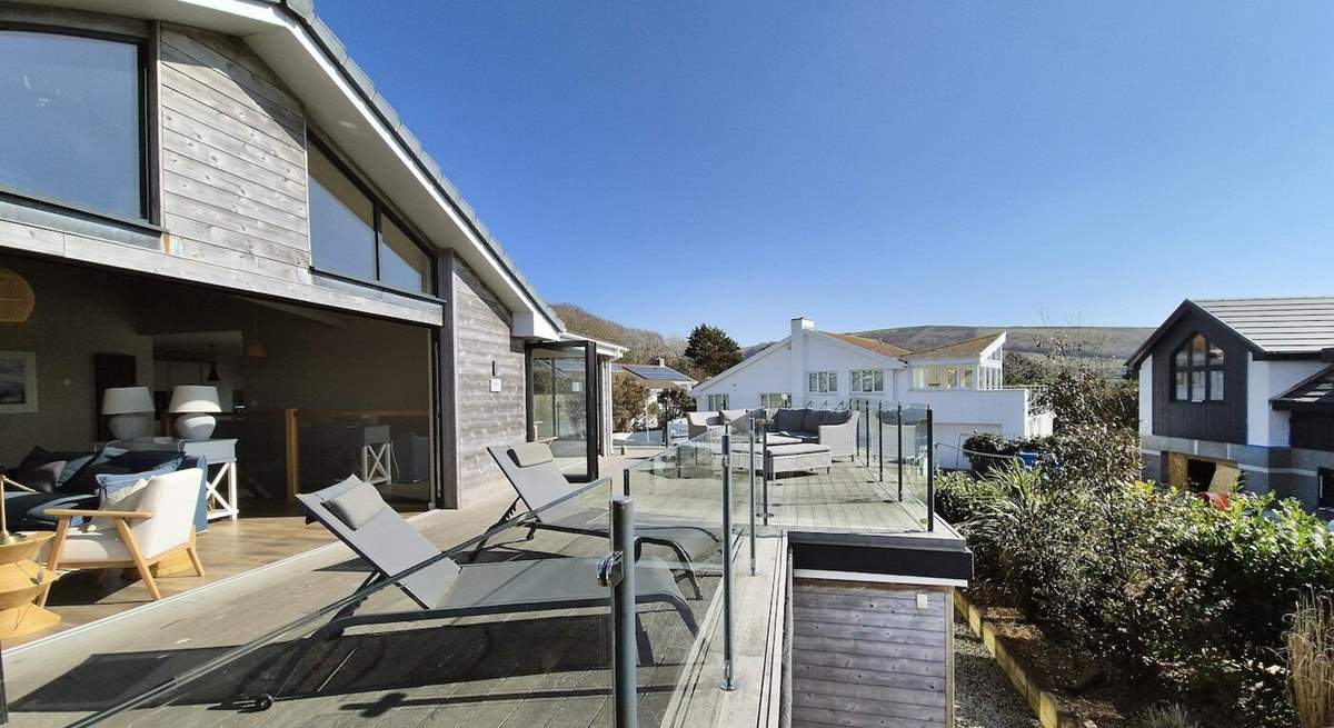 From dawn until dusk enjoy the outside space. 