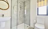 Another en suite shower-room. - Thumbnail Image