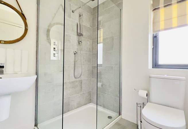 Another en suite shower-room.
