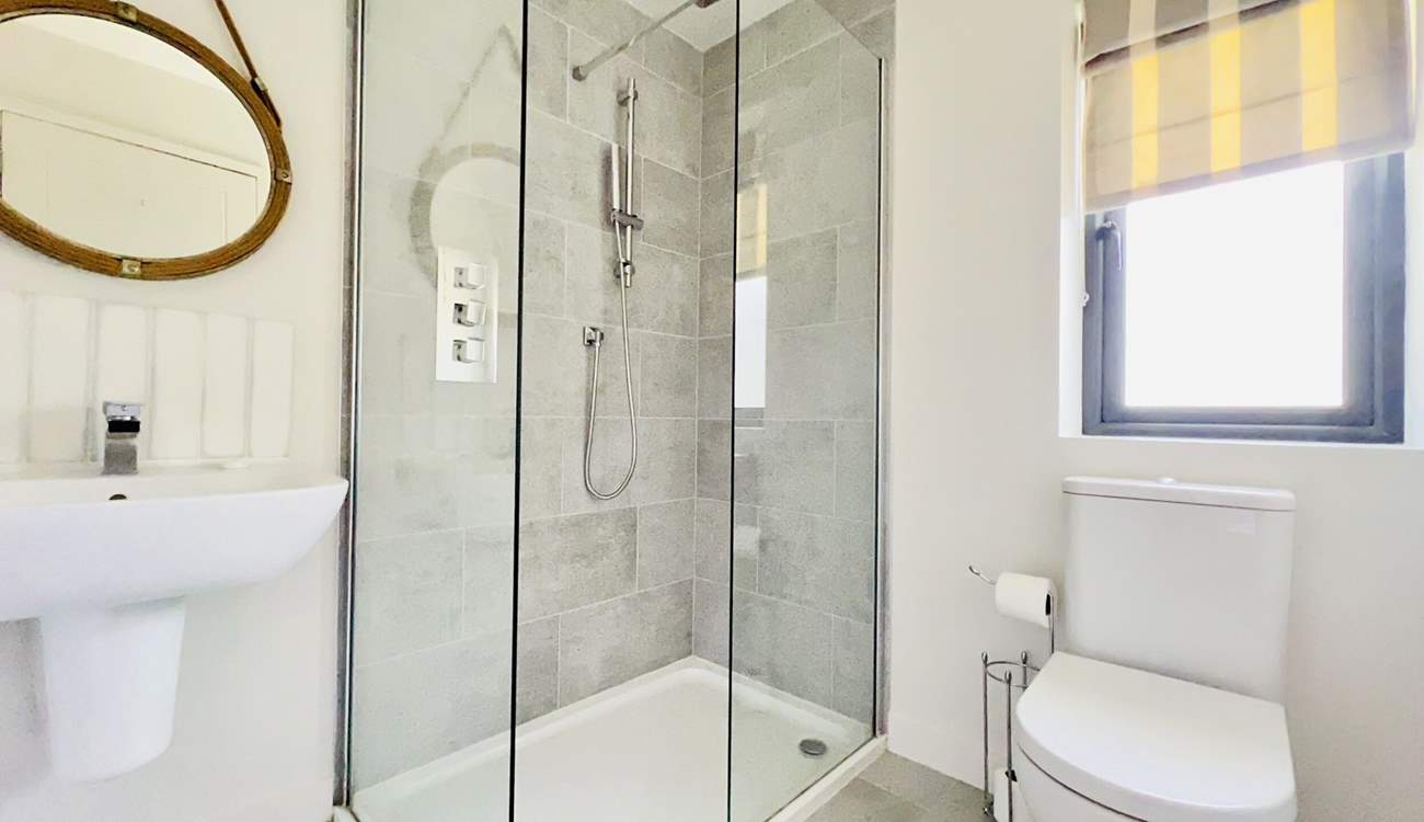 Another en suite shower-room.