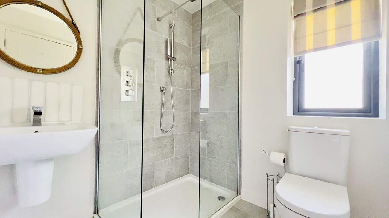 Another en suite shower-room.