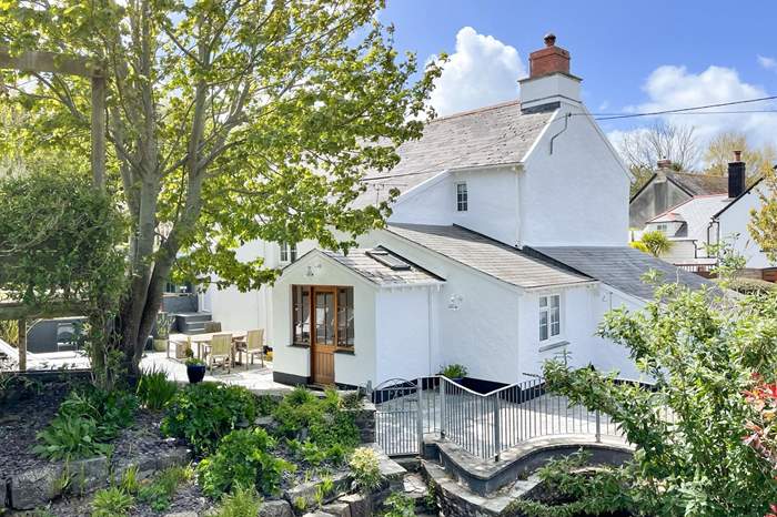 Mill Farm is a 4 bedroom holiday cottage near the beach in Croyde, North Devon.