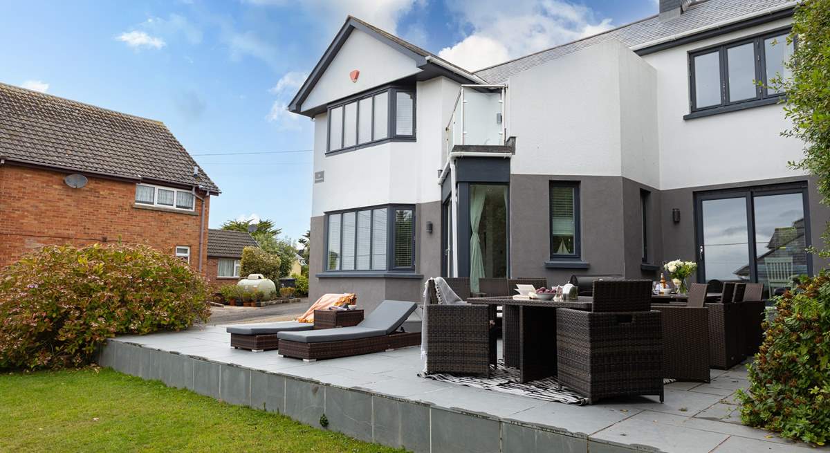 There's plenty of space for relaxing and dining al fresco.