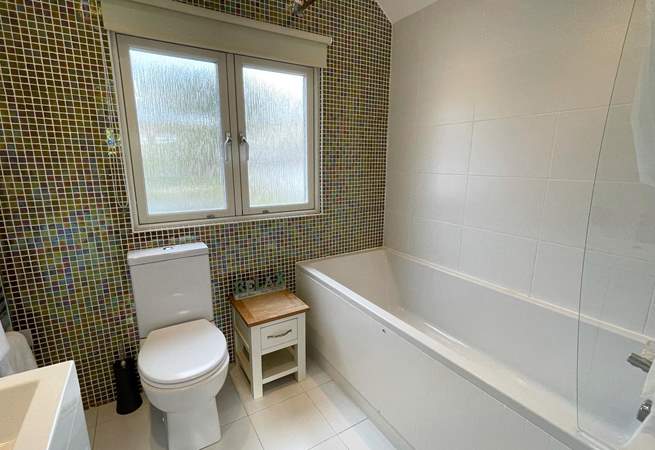 The ensuite bathroom.