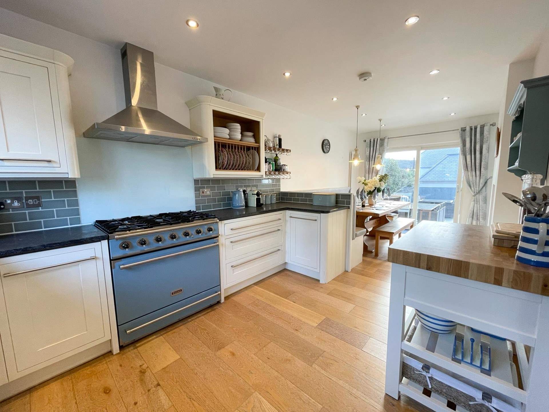 The fully equipped kitchen.