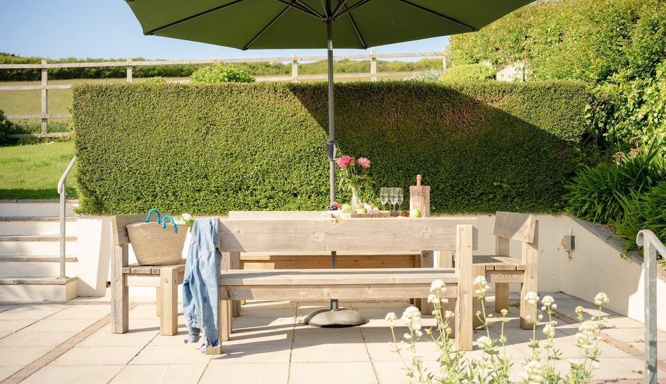 Barbecue nights create the best summer evening vibes.