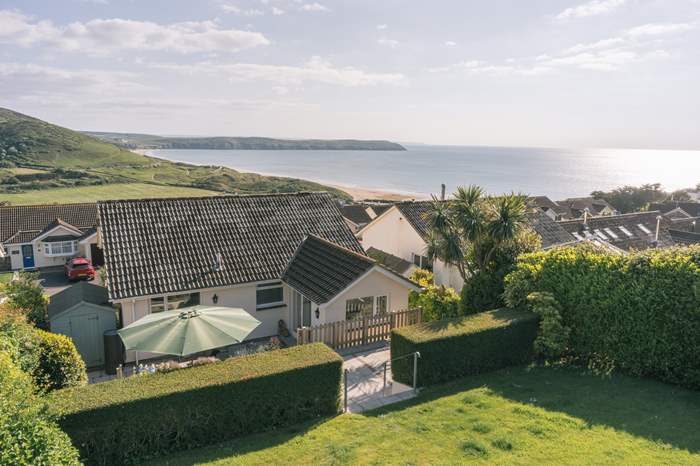 Lundy View is a 3 bedroom, dog friendly cottage with sea views in Woolacombe, Devon.