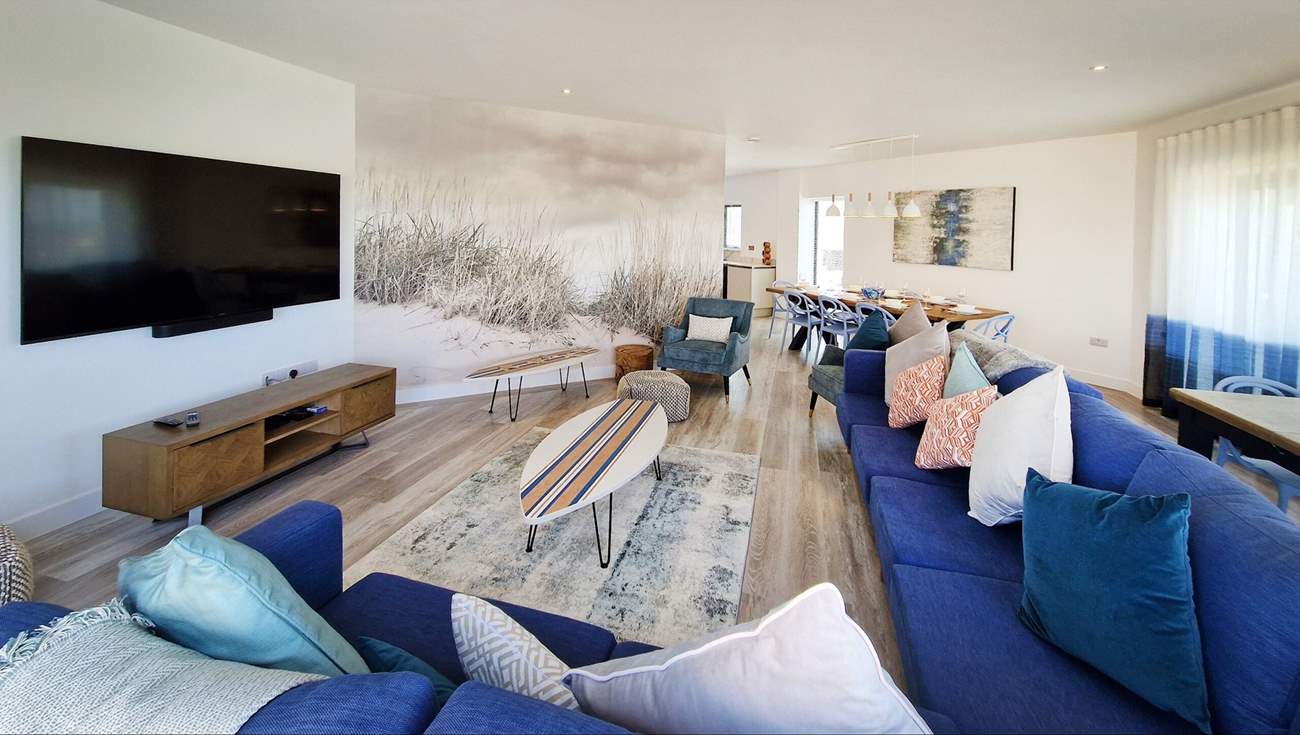 This gorgeous space has a holiday vibe.