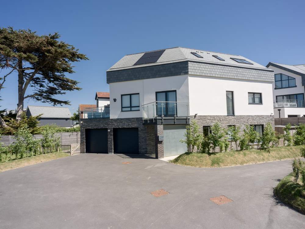 Capella is a beautiful, contemporary home in the charming village of Croyde.