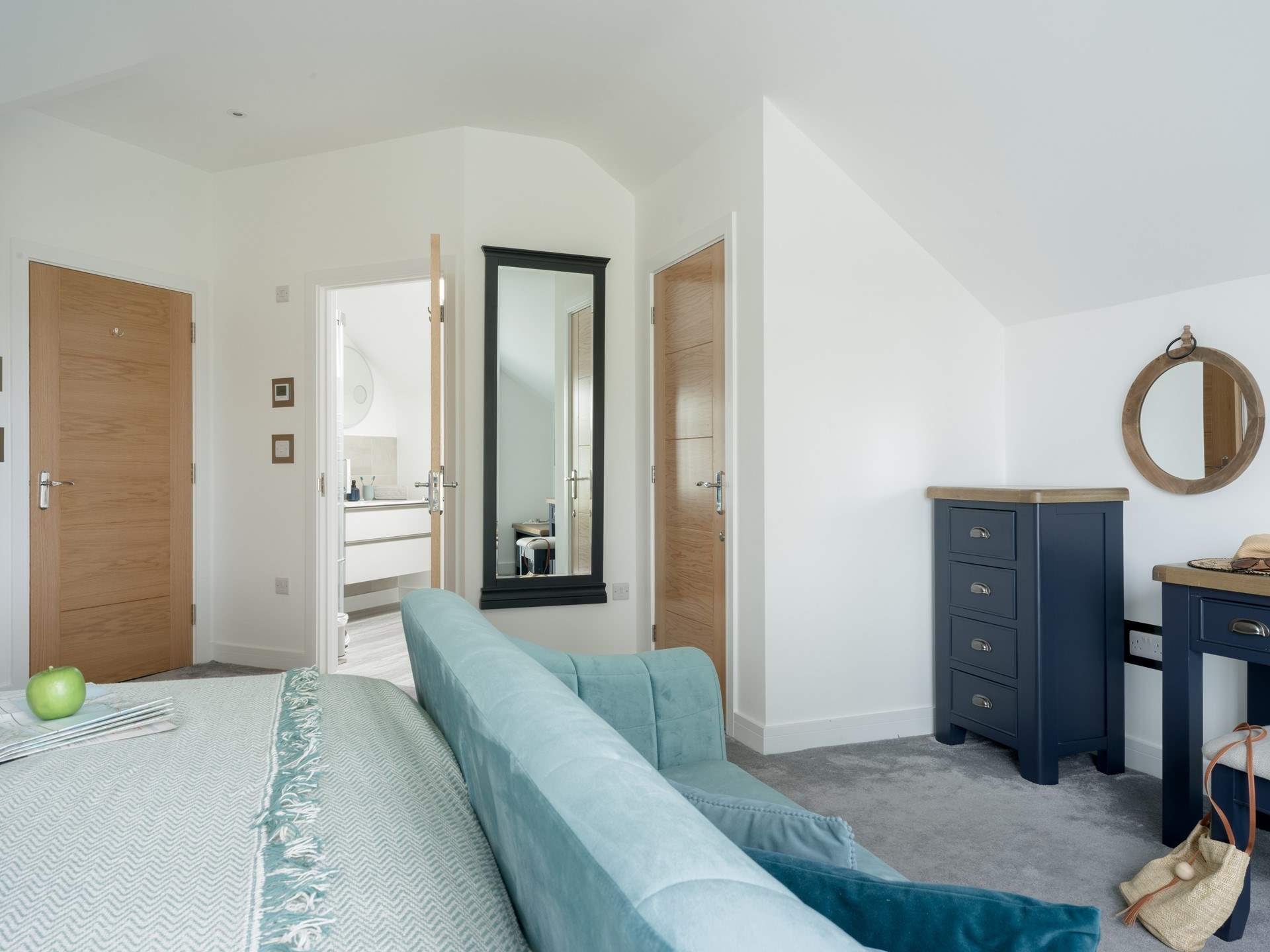 This gorgeous bedroom benefits from a ensuite bathroom with corner bath and shower cubicle. 