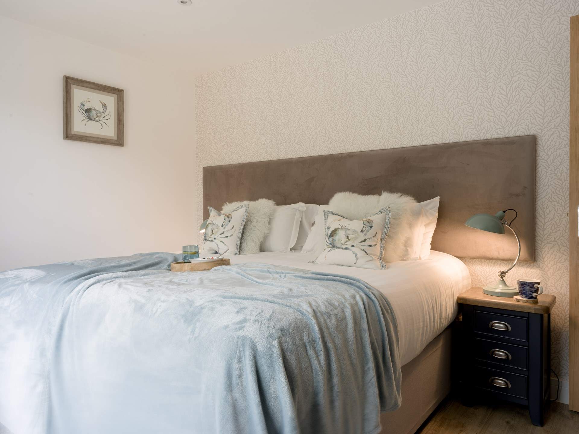 Snuggle into a lovely relaxing room which can also be made into a twin bedroom.