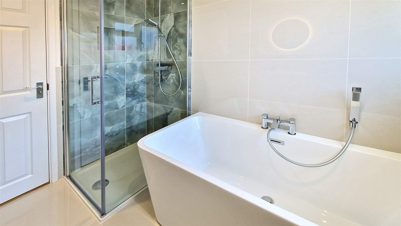 And a separate shower cubicle.