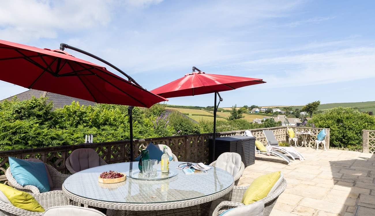 Al fresco dining in this lovely spot will be such a pleasure. 