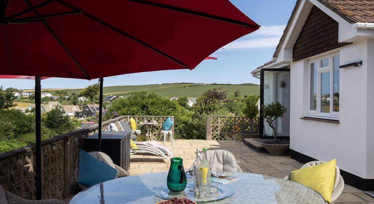 Surrounded by open countryside and call of the ocean a very shirt drive away.