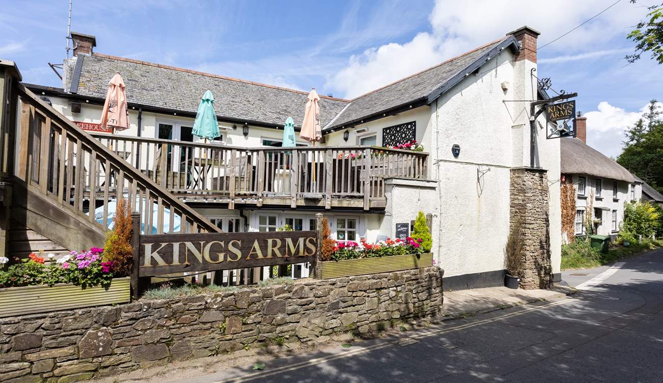 Should the chef fancy a night off, The Kings Arms is a short stroll away.
